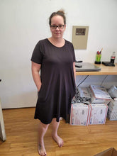 Load image into Gallery viewer, SOLID NAVY POCKET DRESS