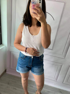 NON DISTRESSED DENIM SHORTS