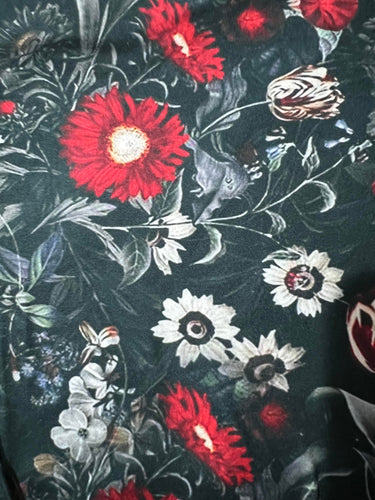 Dark Floral Pocket Leggings