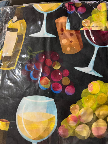 Wine & Grapes Pocket Capri