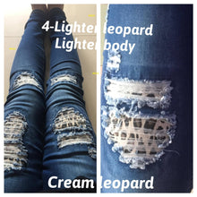Load image into Gallery viewer, DISTRESSED STRETCH PATCH DENIM