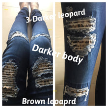 Load image into Gallery viewer, DISTRESSED STRETCH PATCH DENIM