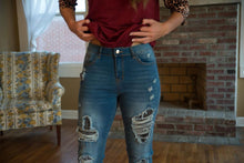 Load image into Gallery viewer, DISTRESSED STRETCH PATCH DENIM